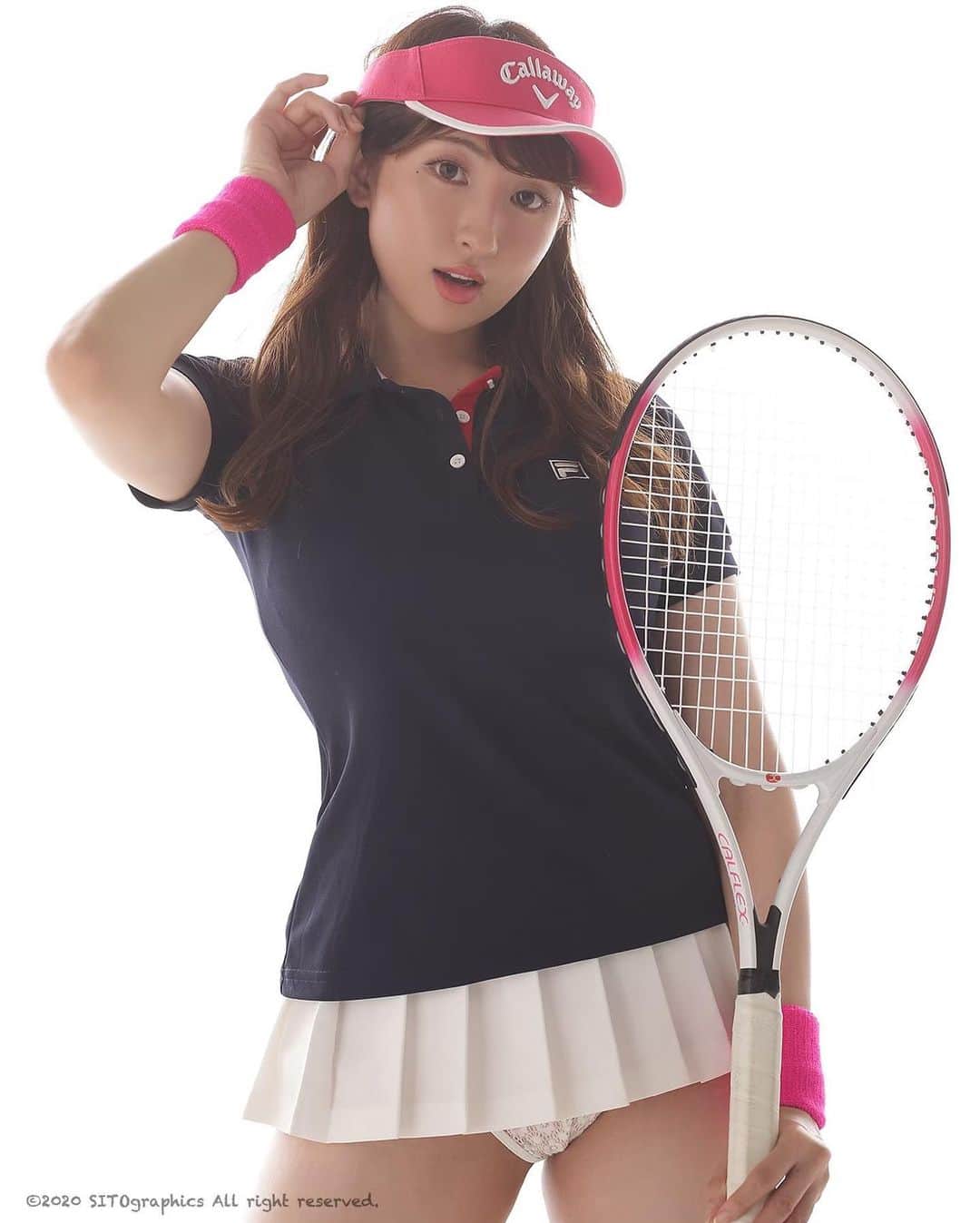 シト山口のインスタグラム：「健康的＆ちょっぴりセクシーな💕このみさんをどうぞ😍💕✨  モデルのお問い合わせは(株)ティースタイルマネージメントへ model 中村このみ Konomi Nakamura @nakamura_konomi ( tstyle_management ) tops FILA swimwear FOREVER21 photo シト山口 @sito_yamaguchi #model #make #fashion #hairmake #photo #profoto #shoot  #instafollow #フォロー  #いいね #モデル #小顔 #スタイル #ヘアメイク #メイク #ポートレート #ファッション #ビューティー #作品撮り #写真好きな人と繋がりたい #撮影 #一眼レフ #モデル募集 #被写体 #脚長 #パンチラ  美脚中村このみ ©︎2020SITO graphics All rights reserved.」
