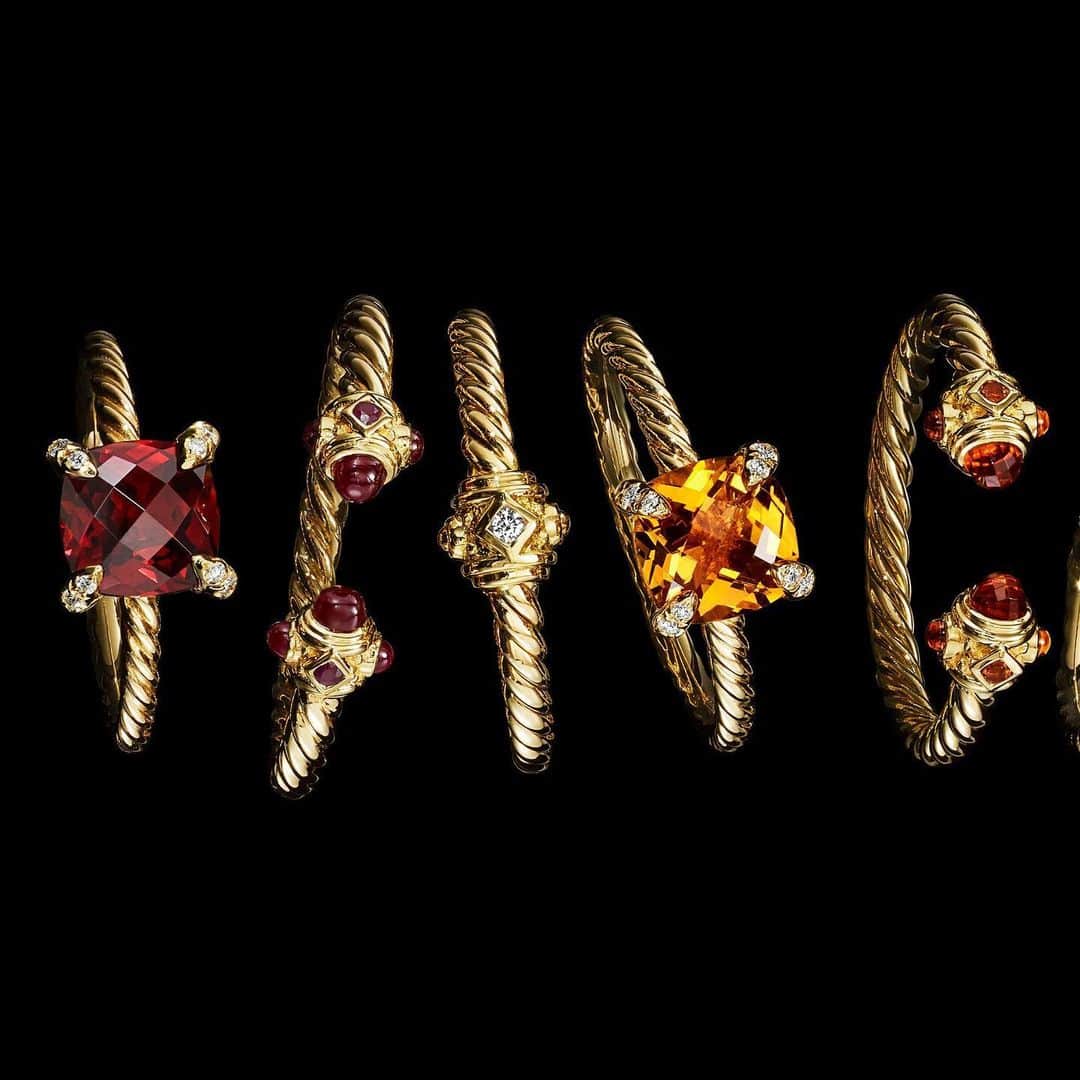 デビッドヤーマンのインスタグラム：「Some of our favorite ways to ring in the holidays🎁  #DavidYurman #TapToShop」
