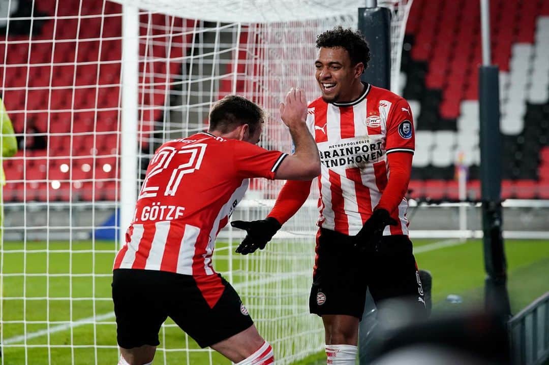 のインスタグラム：「Great win. Happy about the assist @psv」