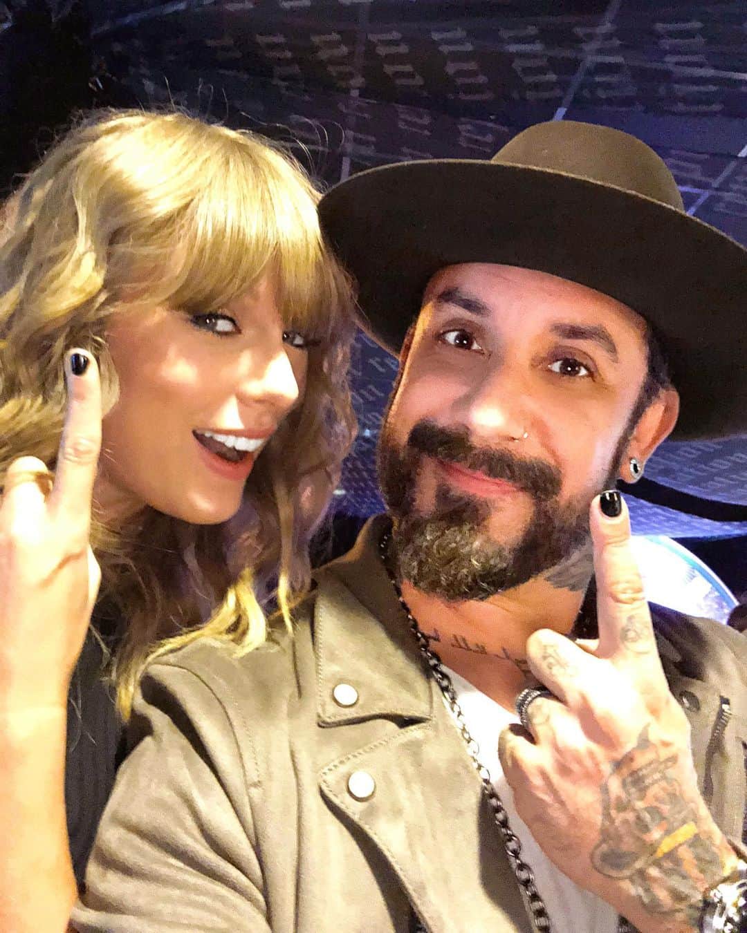 A.J.のインスタグラム：「Wishing the happiest of birthdays to you, Taylor! Thank you for being awesome and a great role model for my girls. Ava is your #1 fan. Have the best day, and congrats on the new album!!!」