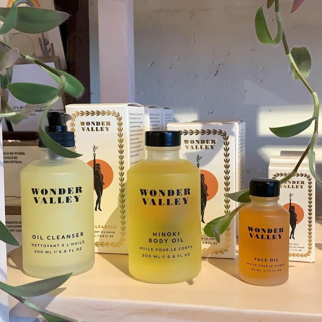 Beam & Anchorのインスタグラム：「@wondervalley products are all natural made with lightweight blends of emollient oils enriched with restorative plant extracts, making them easily absorbed, leaving skin soft and radiant. Formulated without parabens, phthalates, petrolates, sulfates, animal-derived ingredients, artificial dye or fragrance. Unisex, and meant for all skin types.」