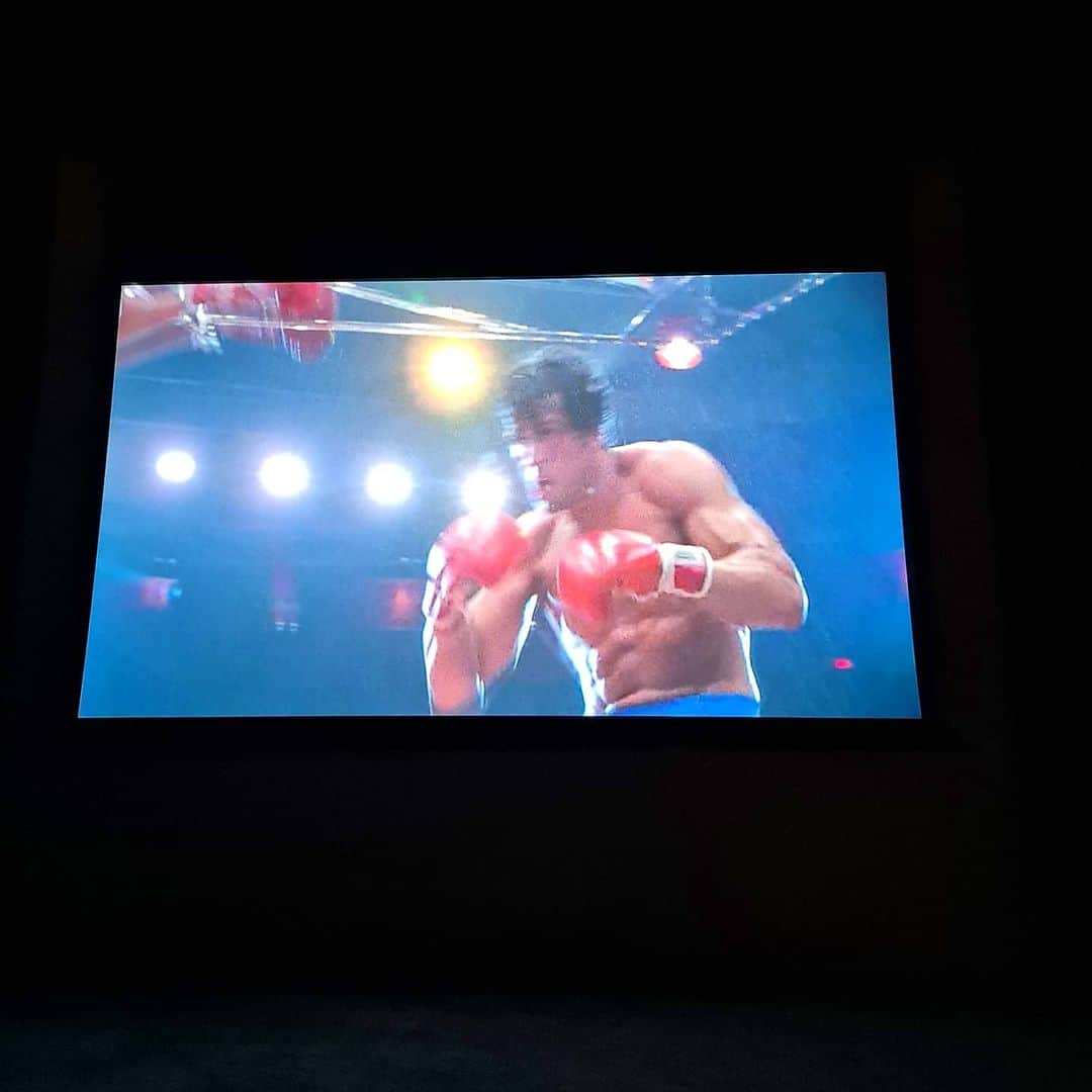 オリバー・フェルプスのインスタグラム：「My turn to choose the Christmas film tonight. Rocky IV. #Drago #Rocky #IfYouCanChangeICanChangeEveryoneCanChange」