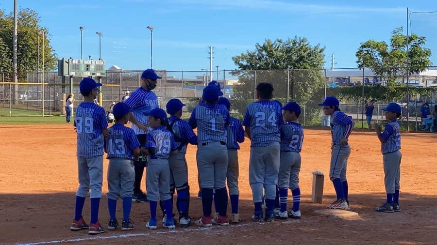 ミゲル・カブレラのインスタグラム：「Campeones 9u 💪🏽🙌🏾🙌🏾🙌🏾🙌🏾」
