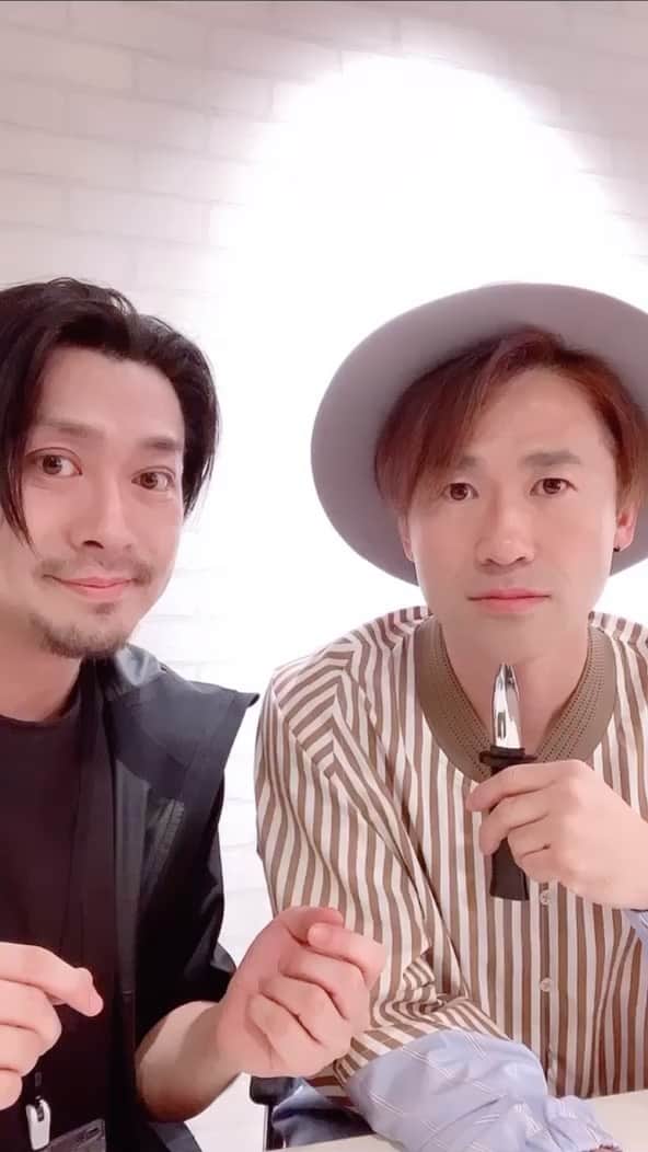 のインスタグラム：「10million view on TikTok!! #magicianshin #wao #magician #naoto #ナオトインティライミ #手品」