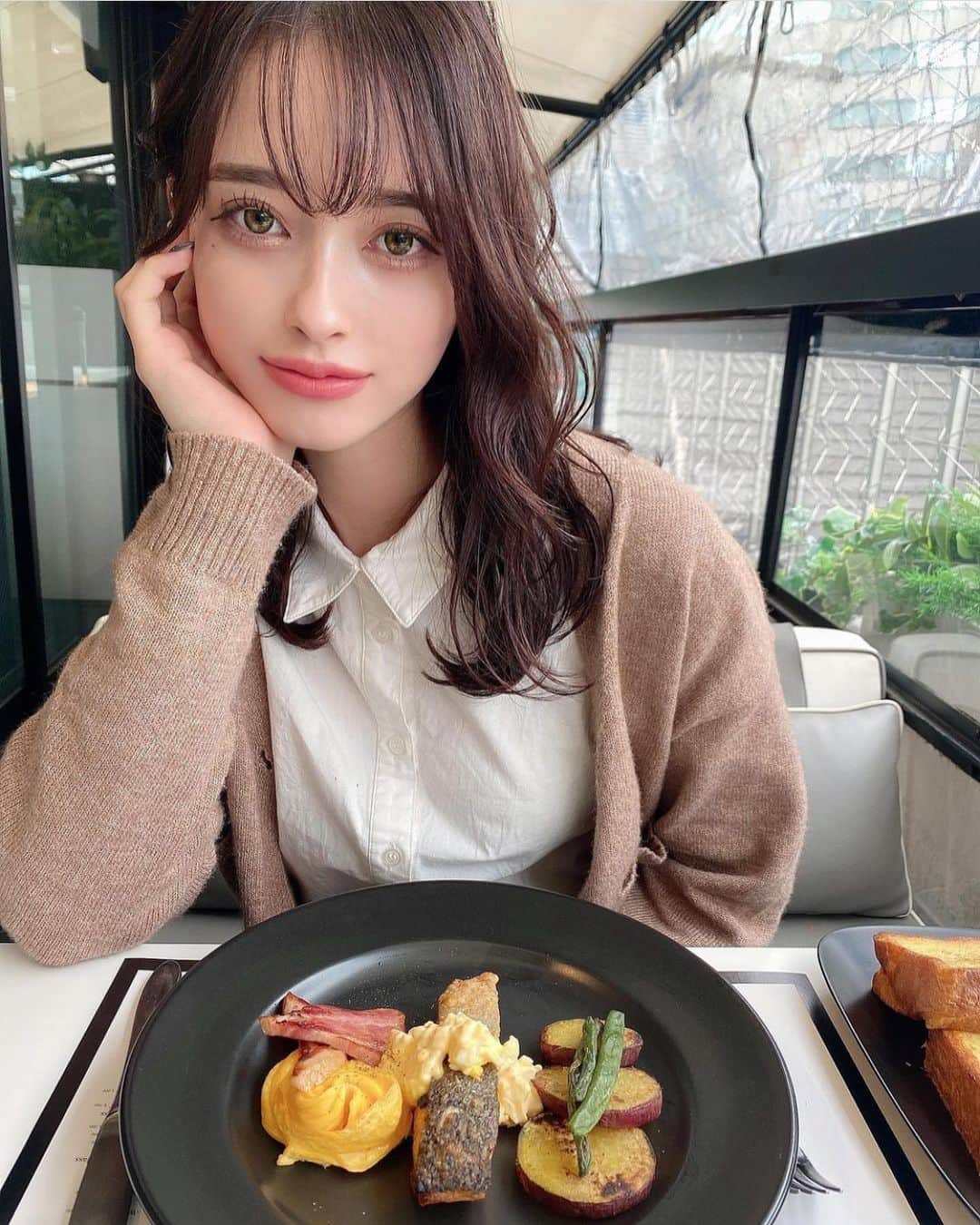 美女JAPANのインスタグラム：「どうも美女JAPANです！✨ ＊ ＊ 今回ご紹介するのはこの方‼️ ＊ ＊ きゃささん！@kykyky0618 ＊ ＊ とっても綺麗！🙈💕 こんな綺麗な人滅多にいない！💕 ＊ ＊ きゃささんのアカウントには他にも素敵な投稿がたくさんあります！✨ ＊ ＊ 皆さんも是非チェックしてみてね🧸 ＊ ＊ 明日の投稿もお楽しみに！！ ＊ ちなみにあなたはどんな人がタイプですか？ コメントお待ちしております💕  ＊ ＊  #色気 #可愛い #綺麗 #かわいい #写真集 #モデル #美肌 #笑顔 #スタイル抜群 #可愛い #可愛すぎ #会いたい #天使 #美女 #美人 #美しい #清楚 #スタイル #色白 #スタイル抜群 #美脚 #素敵 #カワイイ #応援」