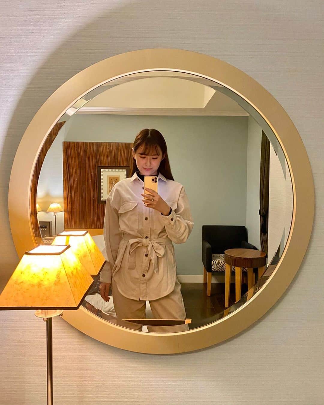 志乃のインスタグラム：「先日泊まったホテルが ヨーロッパみたいで可愛かった🎠  #福岡 #福岡ホテル」