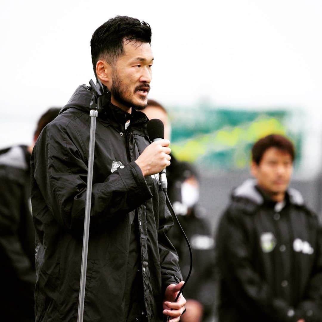 富澤清太郎のインスタグラム：「奇跡的に噛まなかったマイクパフォーマンス🎤 覇魂、E-ne！の後押しが効いたみたいだ。  #sc相模原」