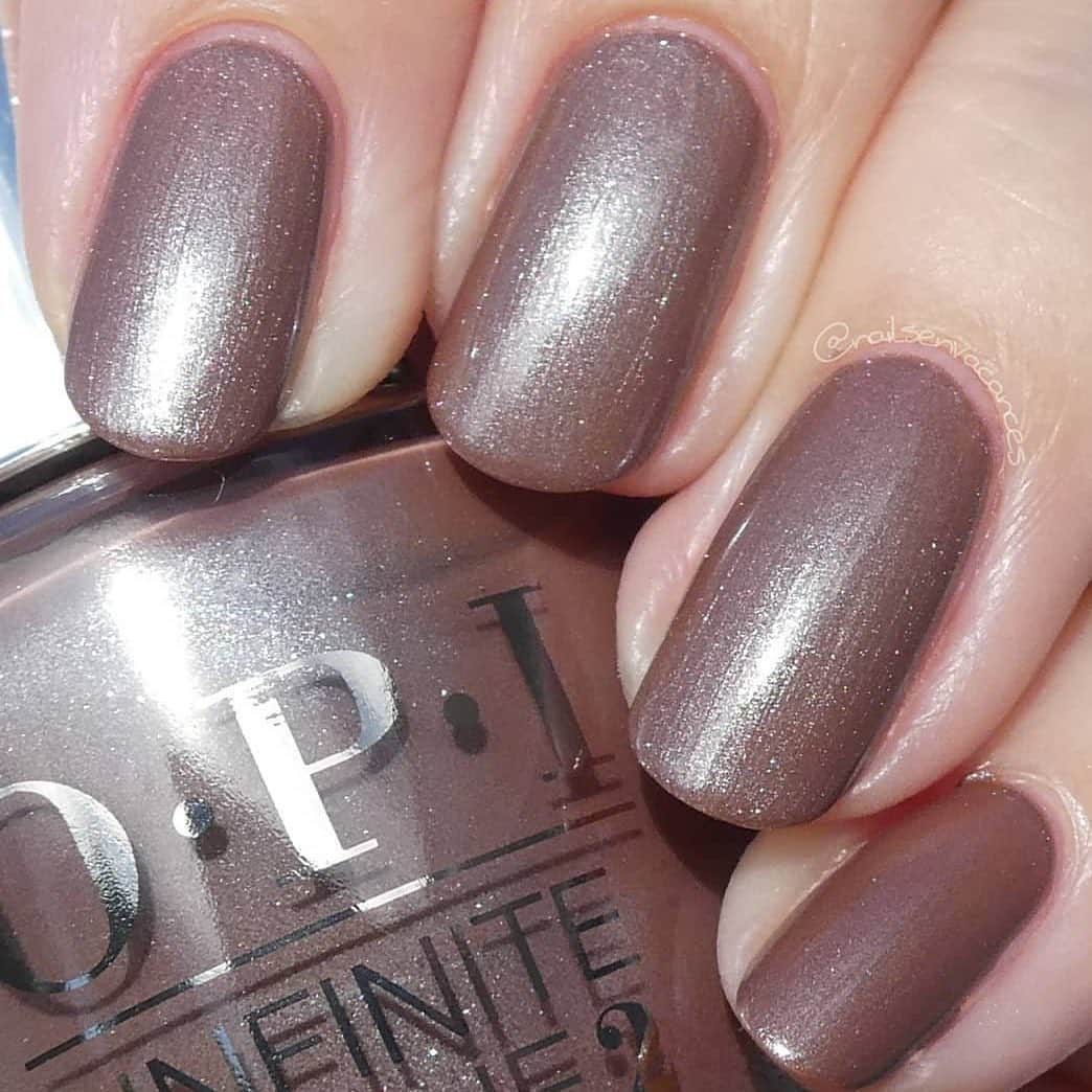 OPIさんのインスタグラム写真 - (OPIInstagram)「#GingerbreadManCan is a gorgeous neutral brown nail polish with a twist. ✨ By: @nailsenvacances  #OPIObsessed #ColorIsTheAnswer #NOTD #NailSwag #NailsOfInstagram #NailsOnFleek #NailPolish #Nails #OPI #opicons」12月14日 7時48分 - opi