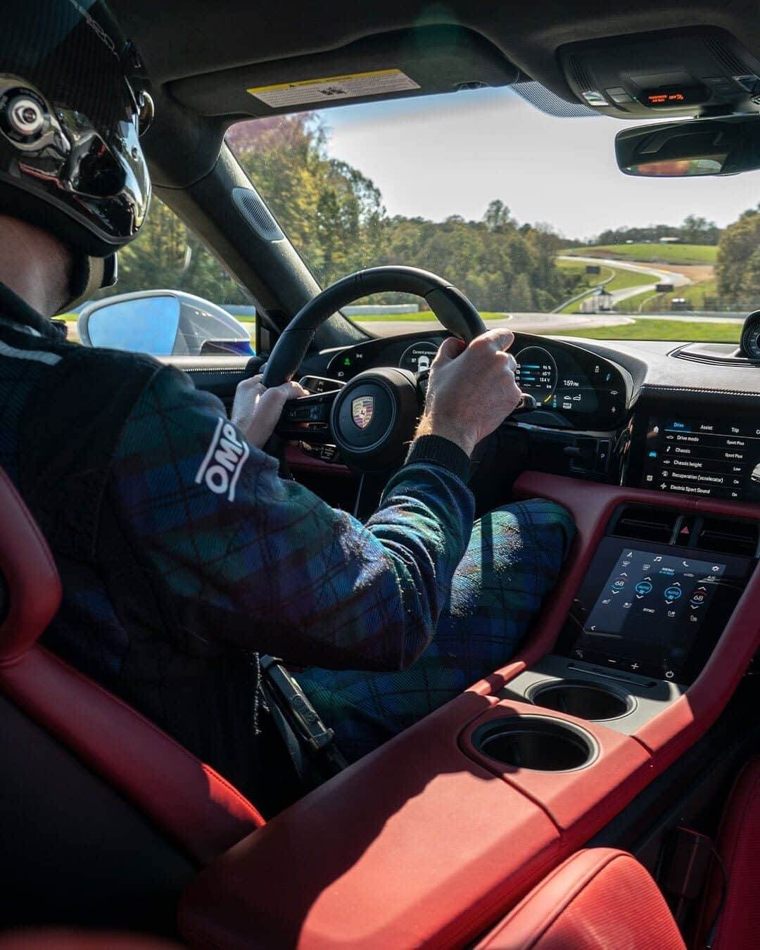 Porscheさんのインスタグラム写真 - (PorscheInstagram)「The Taycan's latest challenge? Set the iconic Michelin Raceway Road Atlanta's production EV record lap time. Flying through to the finish line with the impressive time of 1:33.88 minutes, Leh Keen @lehmank delivered from behind its wheel.  __ Taycan Turbo S: Electricity consumption combined: 28,5 kWh/100 km; CO2 emissions combined: 0 g/km I https://porsche.click/DAT-Leitfaden I Status: 12/2020」12月14日 8時01分 - porsche