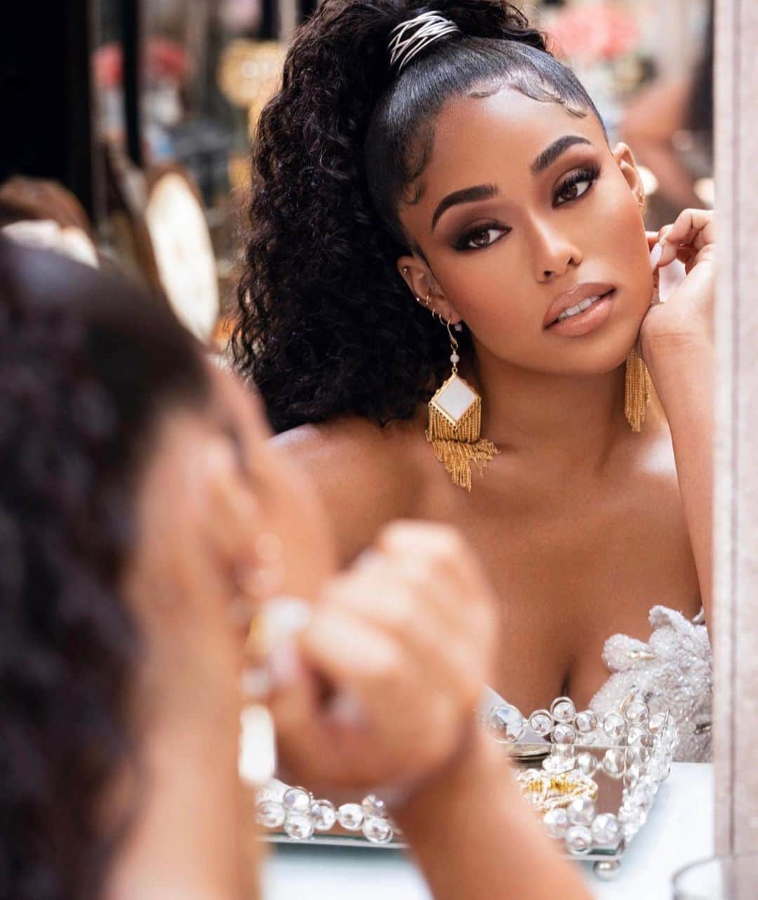 ジョーディン・ウッズさんのインスタグラム写真 - (ジョーディン・ウッズInstagram)「mirror mirror」12月14日 8時21分 - jordynwoods