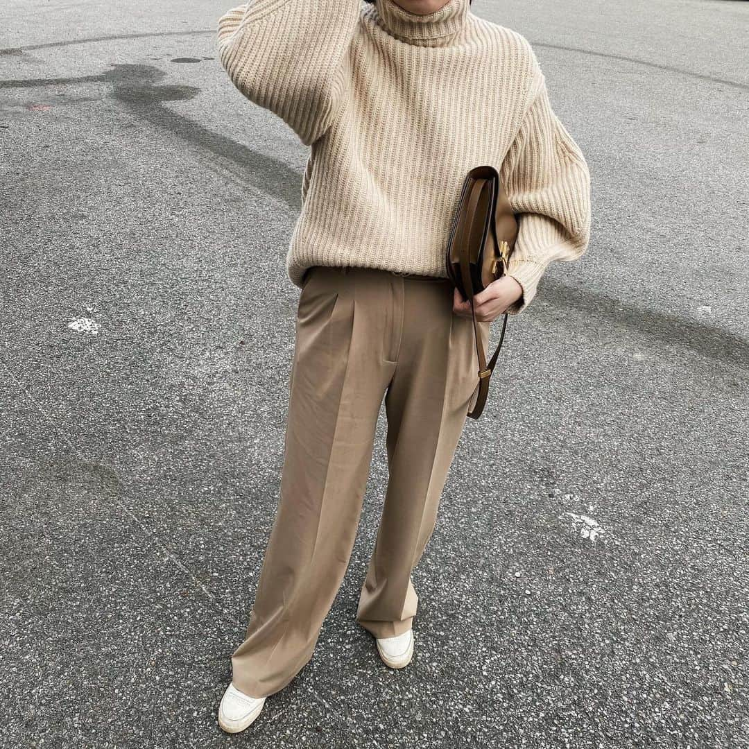 mixmatchisthekeyのインスタグラム：「shades of beige」