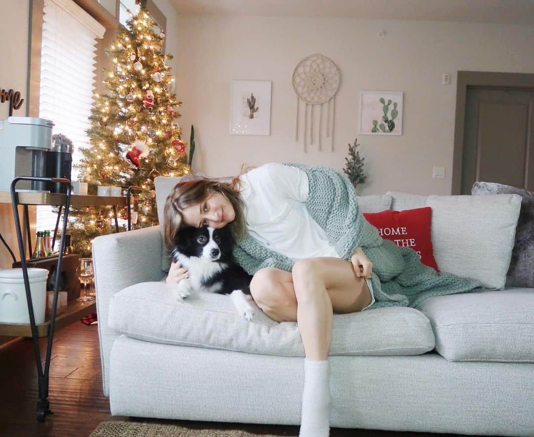 のインスタグラム：「a sunday mood thanks to @cozyearthbedding 🤍  ICEGIRLASH50 for 50% off, perfect for the holidays!! #cozyearthbedding」