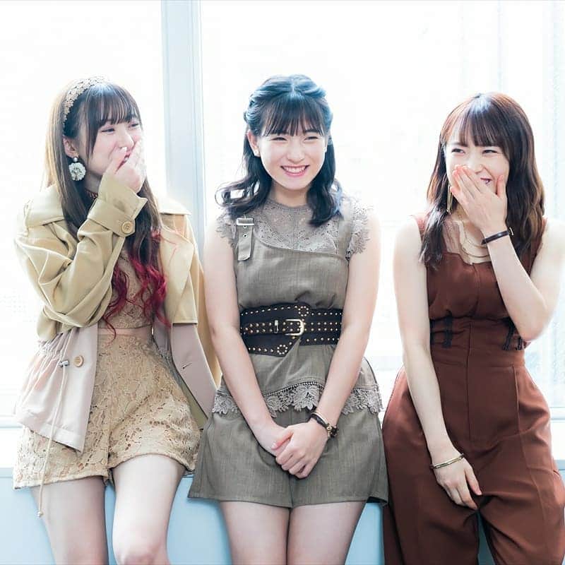 モーニング娘。'20のインスタグラム：「- . 💚🤍💙 . .」