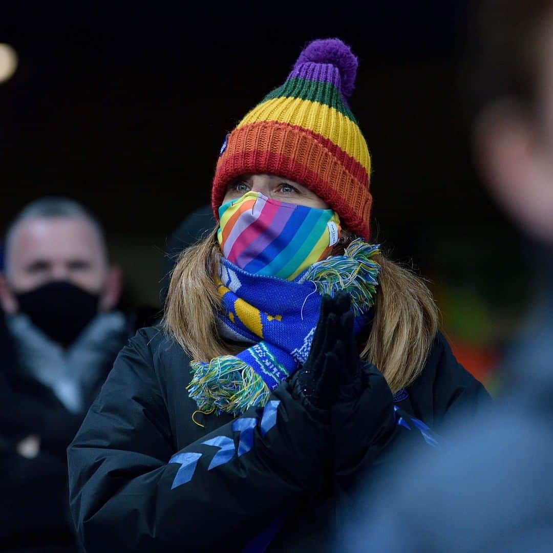エヴァートンFCさんのインスタグラム写真 - (エヴァートンFCInstagram)「Equality. Diversity. Inclusion. 𝗔𝗹𝘄𝗮𝘆𝘀. 🏳️‍🌈  #RainbowLaces #AllTogetherNow」12月14日 9時24分 - everton