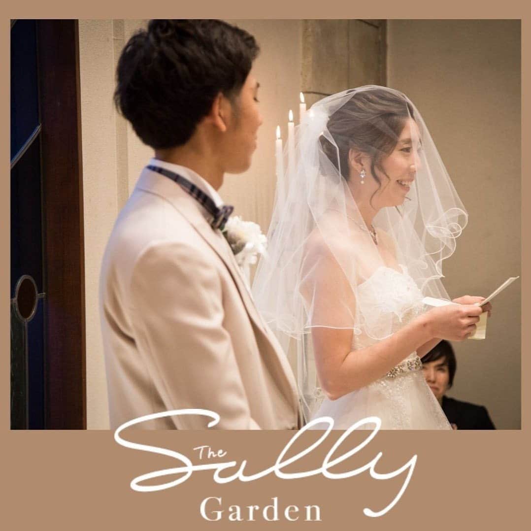 The Sally Garden（ザ サリィガーデン）さんのインスタグラム写真 - (The Sally Garden（ザ サリィガーデン）Instagram)「. . #花嫁の手紙 . ザサリィガーデンでは 挙式と一緒に行う カップルも多いんです。 . たくさんの思い出を 手紙に乗せて。 . . . ・。*・。*・。*・。*・。*・。*・ . 🏠公式ホームページは @the_sally_garden のURLから💕 ☞http://sally-garden.jp/ . お気軽にお問い合わせ下さい！ . ． ・。*・。*・。*・。*・。*・。*・ サリィ"５大"おすすめPOINT👰♡ ・。*・。*・。*・。*・。*・。*・ . （１）完全貸切ウエディング🏠💕 . 鮮やかな緑と光が包む。 別荘に友人や家族を招くようにリラックスできる空間 . ┈┈┈┈┈┈┈┈┈┈┈┈┈┈┈┈┈┈┈ （２）360度ゲストを囲むガーデン挙式🌿 . 憧れのガーデン挙式と 人気のラスティックウェディングが叶う . ┈┈┈┈┈┈┈┈┈┈┈┈┈┈┈┈┈┈┈ （３）ゲストの喜びが鍵になる👰🤵✨ . ふたりの想いやイメージを汲み取り、 おもてなしのプロとしてチームサリィが 一丸となり理想のウエディングを創り上げます。 . ┈┈┈┈┈┈┈┈┈┈┈┈┈┈┈┈┈┈┈ （４）笑顔が広がる美食🍽💕 . 幅広い年齢層から支持される美食 お箸で年配ゲストも食べやすい気配りも。 . ┈┈┈┈┈┈┈┈┈┈┈┈┈┈┈┈┈┈┈ （５）アクセス🚘🌟 . 最寄り駅から5分!! 国道50号線付近にあり各方面から訪れやすい。 . ・。*・。*・。*・。*・。*・。*・ #ザサリィガーデン  #栃木結婚式 #花嫁diyレポ #ラスティックウエディング #挙式レポ #挙式ヘアメイク #ガーデン挙式 #挙式入場 #セレモニースタイル #セレモニーコーデ #挙式スタイル #挙式演出 #結婚式場 #ウエディングレポート #ガーデンウエディング #ナチュラルウエディング #gardenwedding #naturalwedding #プラコレ #Dressy花嫁 #ゼクシィ2020 #2020秋婚 #2020冬婚 #2021春婚 #2021夏婚」12月14日 9時54分 - the_sally_garden
