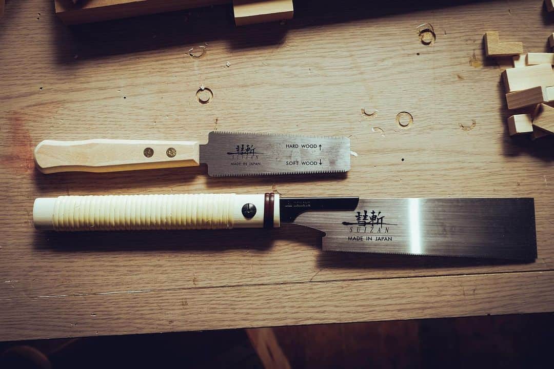 のインスタグラム：「5" Flush Cut Saw 7" Flush Cut Saw  #suizan #japanesesaw #japanesesaws #japanesetool #japanesetools #japaneseplane #craftman #craftmanship #pullsaw #dovetail #dovetailsaw #handsaw #woodwork #woodworker #woodworkers #woodworking #woodworkingtools #furnitureworkshop #furnituredesign #furnituremakeover #furnituremaker #suizanjapan」