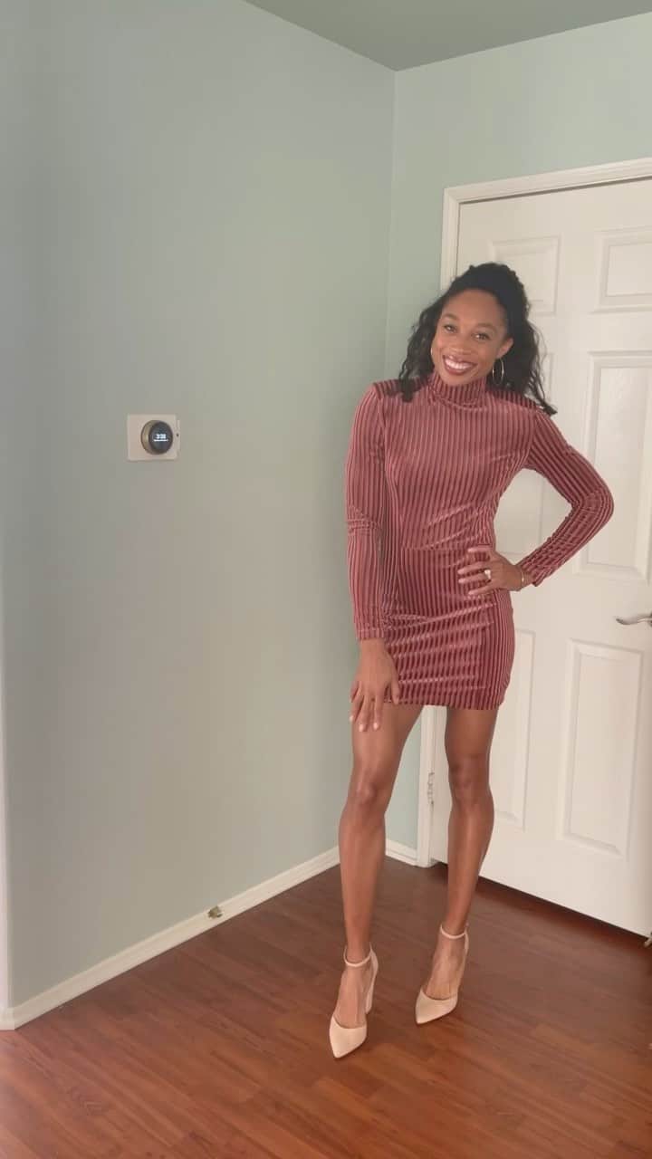 アリソン・フェリックスのインスタグラム：「Backyard dinner date?! Say less...💁🏽‍♀️」