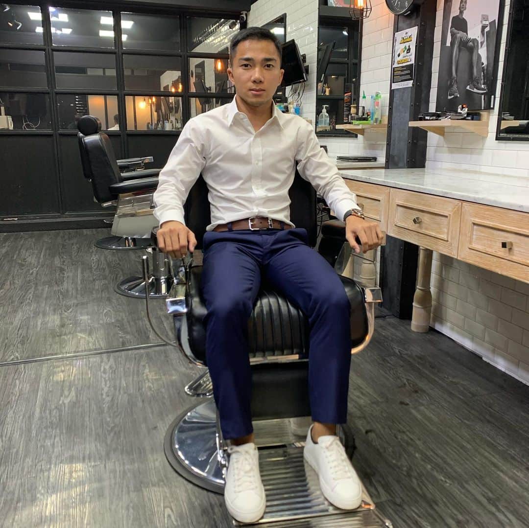 チャナティプ・ソングラシンのインスタグラム：「ตัดดี ตัดเนียน @ari_barbers 🙏🏽😌🥰 #ช่างยีนส์ไม่ใช่ช่างยนต์」