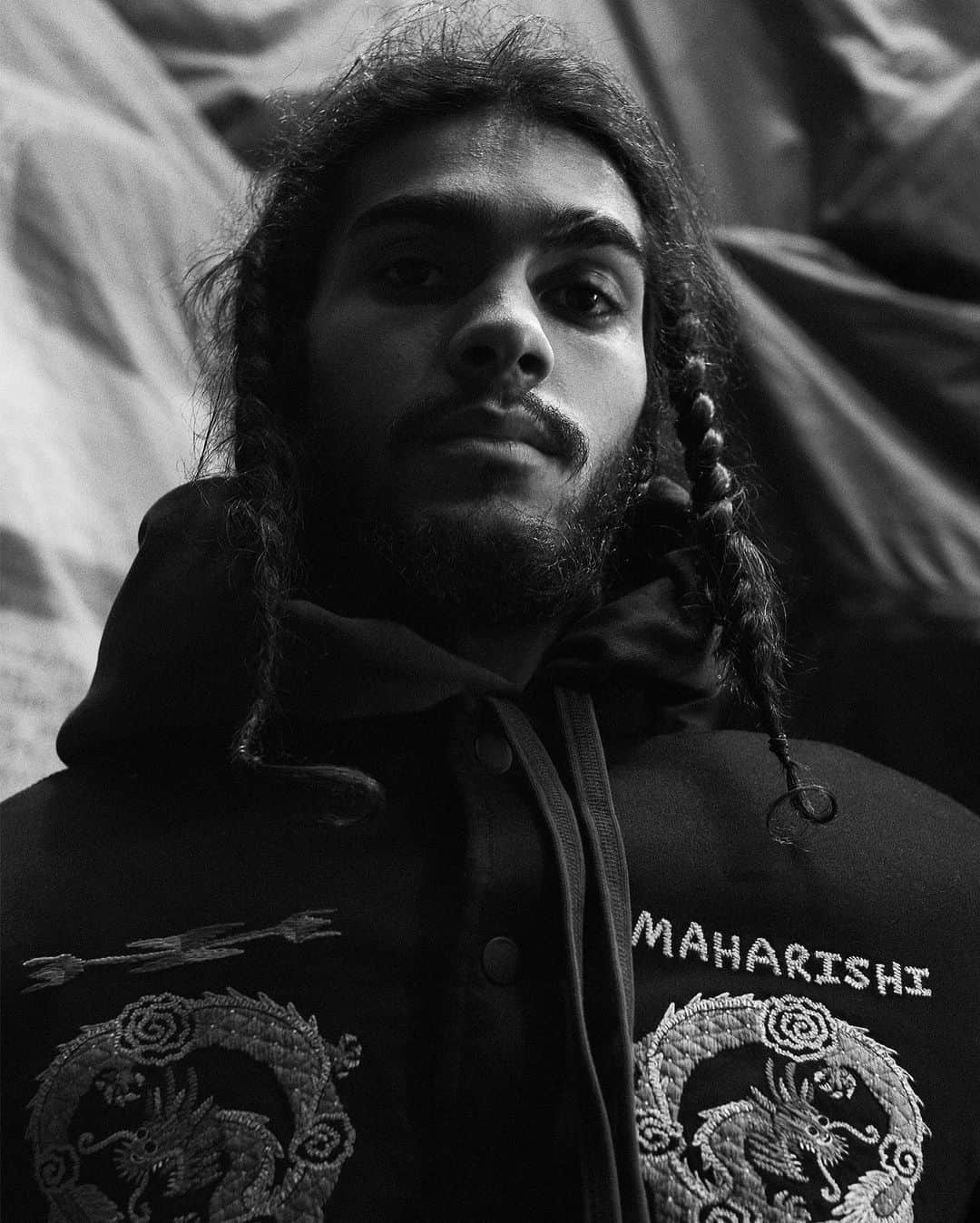 HYPEBEASTさんのインスタグラム写真 - (HYPEBEASTInstagram)「@hypebeaststyle: London-based label @maharishi has returned with its Fall/Winter 2020 collection that references WWII Sukajan jackets. Featuring striking embroidery and traditional South American artworks, the set includes Original Snopants, jackets, vests, silk shirts, and hats with fabrics like vegetable dyed eco twill made in Japan from recovered cotton waste feature. Find the pieces now available on the brand’s website.⁠⠀ Photo: maharishi」12月14日 11時31分 - hypebeast