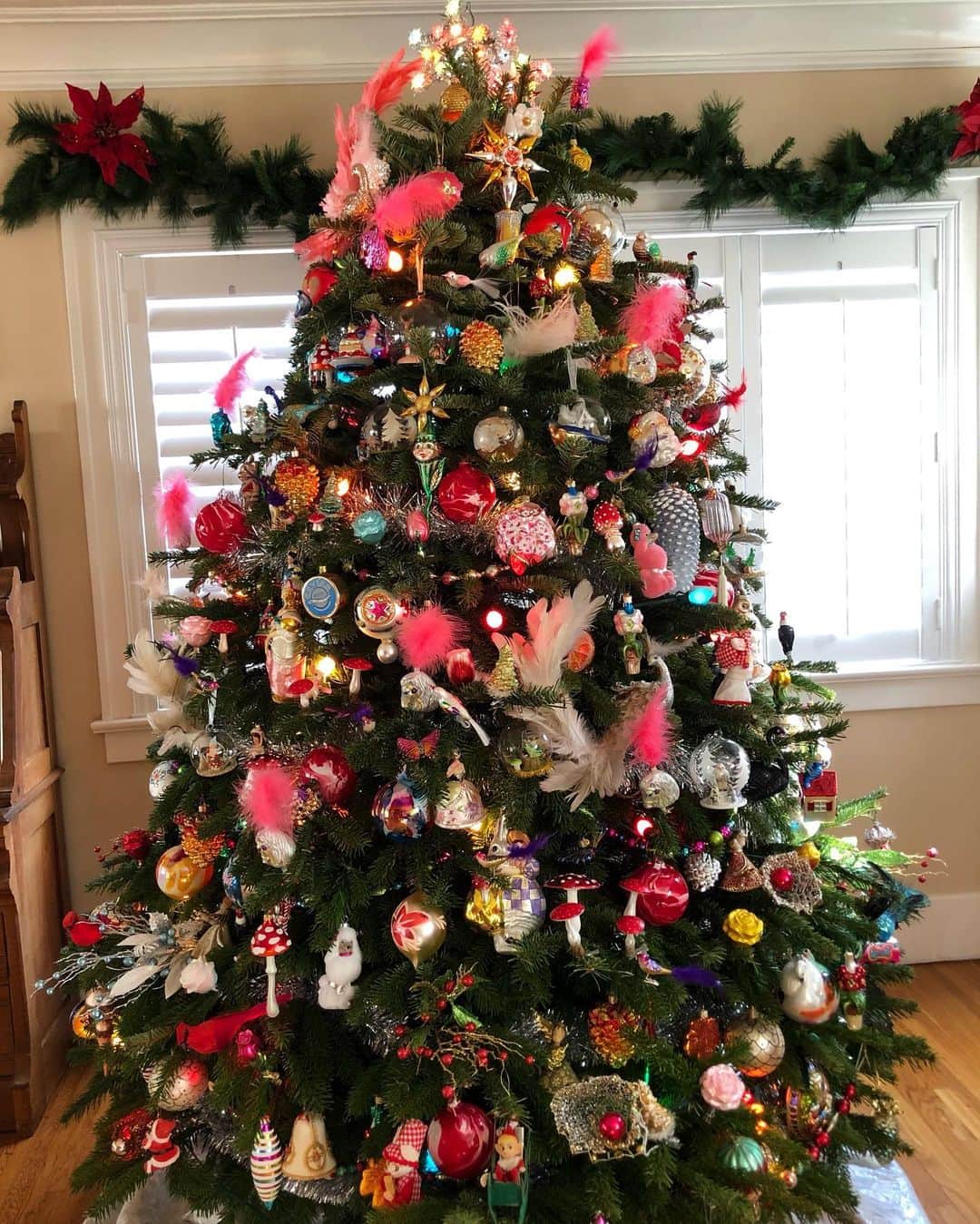 のインスタグラム：「🎄: @kateandlauramulleavy #vintagechristmasdecor」