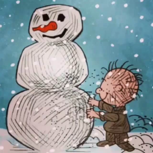 シャニン・ソサモンのインスタグラム：「So cozy   #REPOST @bittycar  A Charlie Brown Christmas 🎄  #snowman  #schulz」