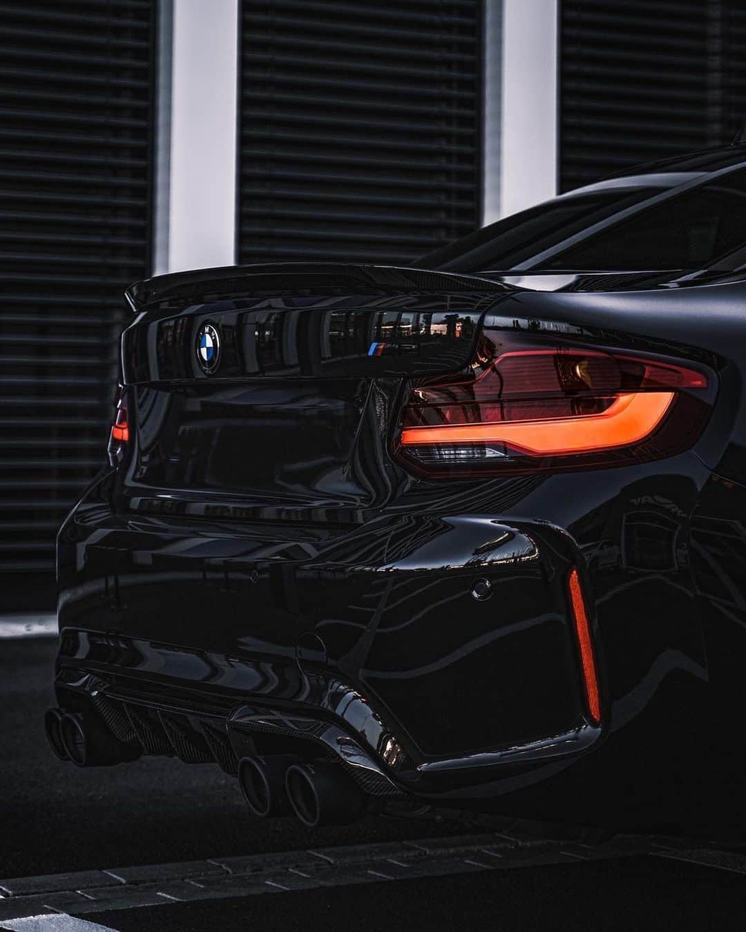 CARLiFESTYLEさんのインスタグラム写真 - (CARLiFESTYLEInstagram)「All black BMW M2. Hot or Not? Photo by @ok1racing #carlifestyle」12月14日 23時08分 - carlifestyle