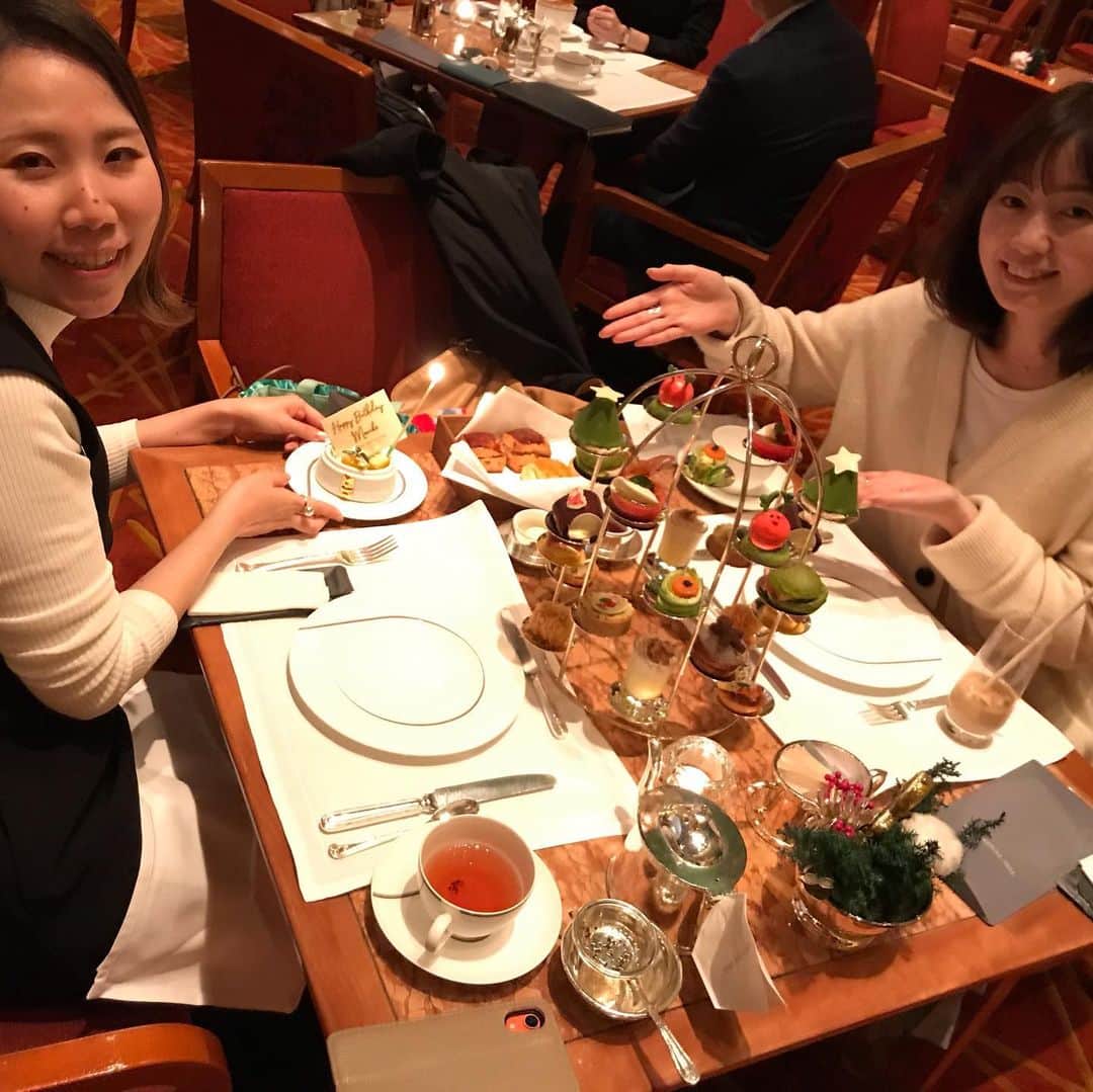 Maiko Shibataさんのインスタグラム写真 - (Maiko ShibataInstagram)「ペニンシュラのクリスマスアフタヌーンティー🎄  ペニンシュラのクリスマス可愛い♡  遠征の度に行くから 東京のホテルのアフタヌーンティー制覇できそう🤗  でも年々食べきれなくなってる👵  #ペニンシュラ東京 #アフタヌーンティー#東京遠征グルメ」12月14日 21時49分 - maikoshilog