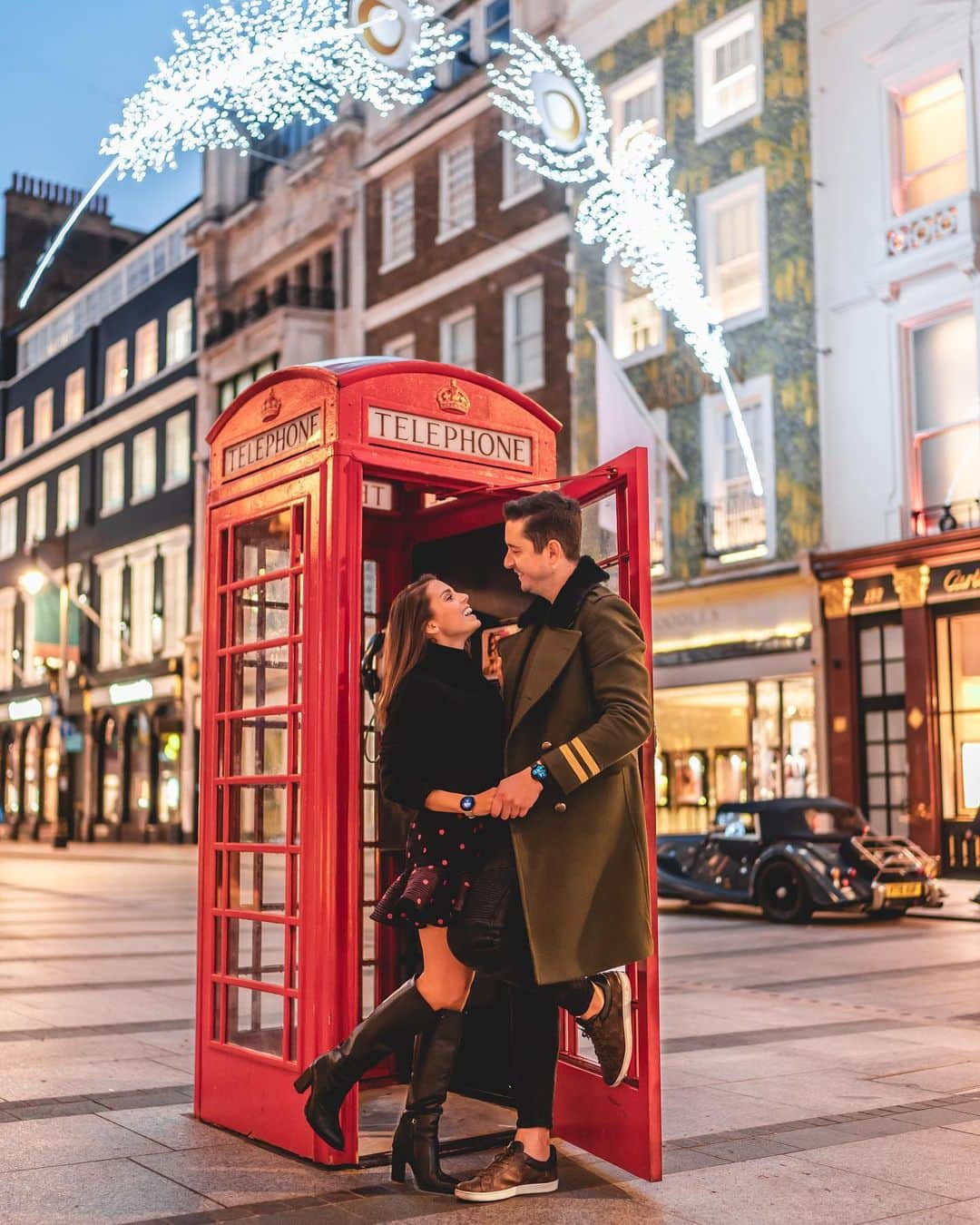 @LONDON | TAG #THISISLONDONさんのインスタグラム写真 - (@LONDON | TAG #THISISLONDONInstagram)「🎄ad ❤️ ☎️ This Christmas, @MrLondon & @Alice.Sampo are celebrating their love with @ZeppGlobal - your smart life companion! ⌚️   Did you know that an increase in heart rate of more than 100 beats per minute (bpm) or at least 10bpm higher than your resting average could be an indicator for attraction? 😱 Using a cutting-edge heart-rate monitoring function found in all Zepp smartwatches, detect genuine attraction and stay fit with us! ❤️ // #ZeppGlobal #WithYouEveryMoment  ___________________________________________ 📸 Shot before Lockdown 2.0 // #thisislondon #lovelondon #london #londra #londonlife #londres #uk #visitlondon #british #🇬🇧 #zepp #smartwatch」12月14日 21時44分 - london