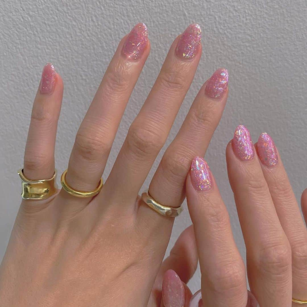 梅村実帆さんのインスタグラム写真 - (梅村実帆Instagram)「new 💅🏻 ピンク → ホワイト  温度が上がると色が変わるの💞➿🤍」12月14日 21時45分 - miho11k