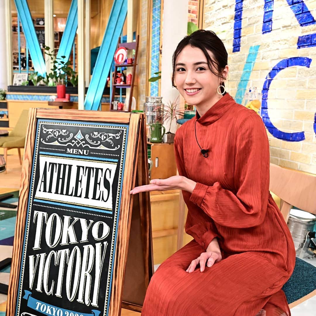 TBS「東京VICTORY」さんのインスタグラム写真 - (TBS「東京VICTORY」Instagram)「. . \✨VICTORY Fashion✨/ . 今週の山形アナの衣装は⸜❤︎⸝‍ ワンピース👗→ TIARA  ハイネックと袖のボリューム感が カジュアルさと上品さを兼ね揃えてます☺️❤ プリーツをかけた様に見えるのも特徴です🤩  コロナとインフルエンザが流行っていますが手洗いうがいをしっかりして出来る予防は心がけていきましょうね🐱💕  また土曜日のあさ7時に元気にお会いできますように～☺️ .」12月14日 21時51分 - tbs_tokyo_v