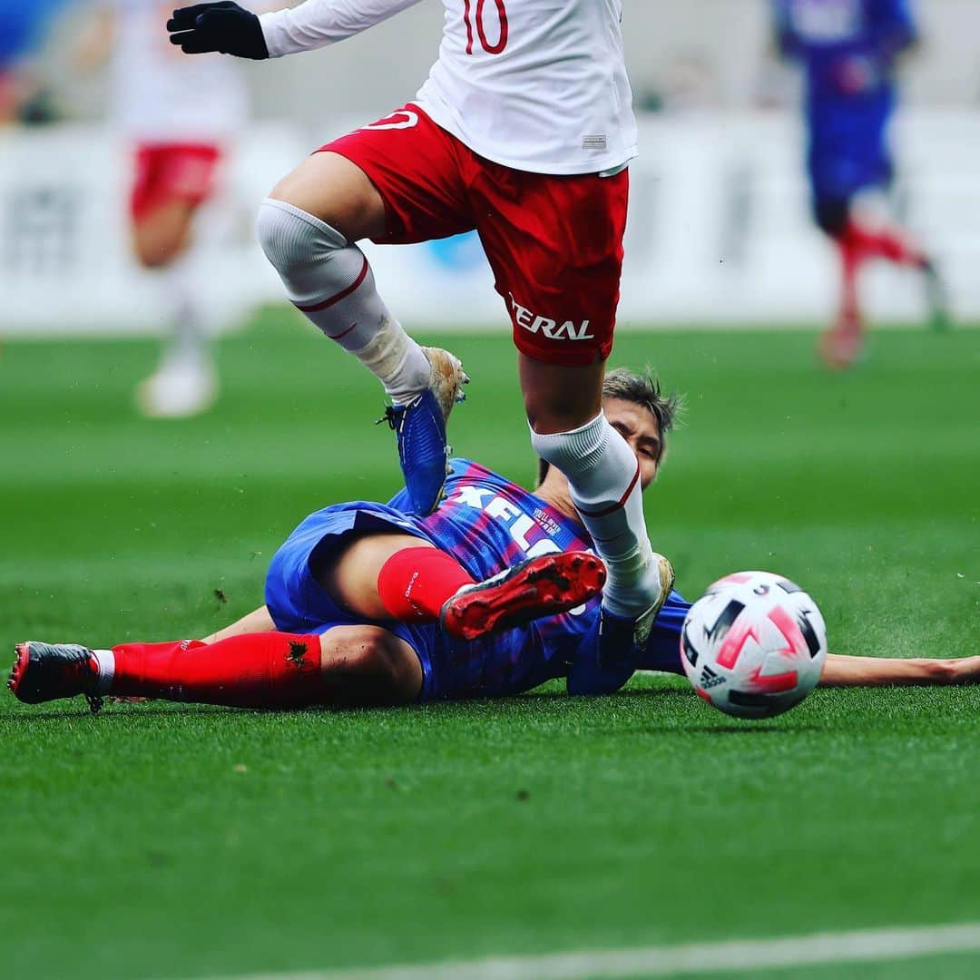 FC東京オフィシャルグッズさんのインスタグラム写真 - (FC東京オフィシャルグッズInstagram)「🔵🔴 vs #サンフレッチェ広島  熱いプレーでチームを引っ張った #東京のタマ 。 @hirotakamita  @fctokyoofficial  #三田啓貴 #FC東京 #fctokyo #tokyo」12月14日 21時52分 - fctokyoofficial