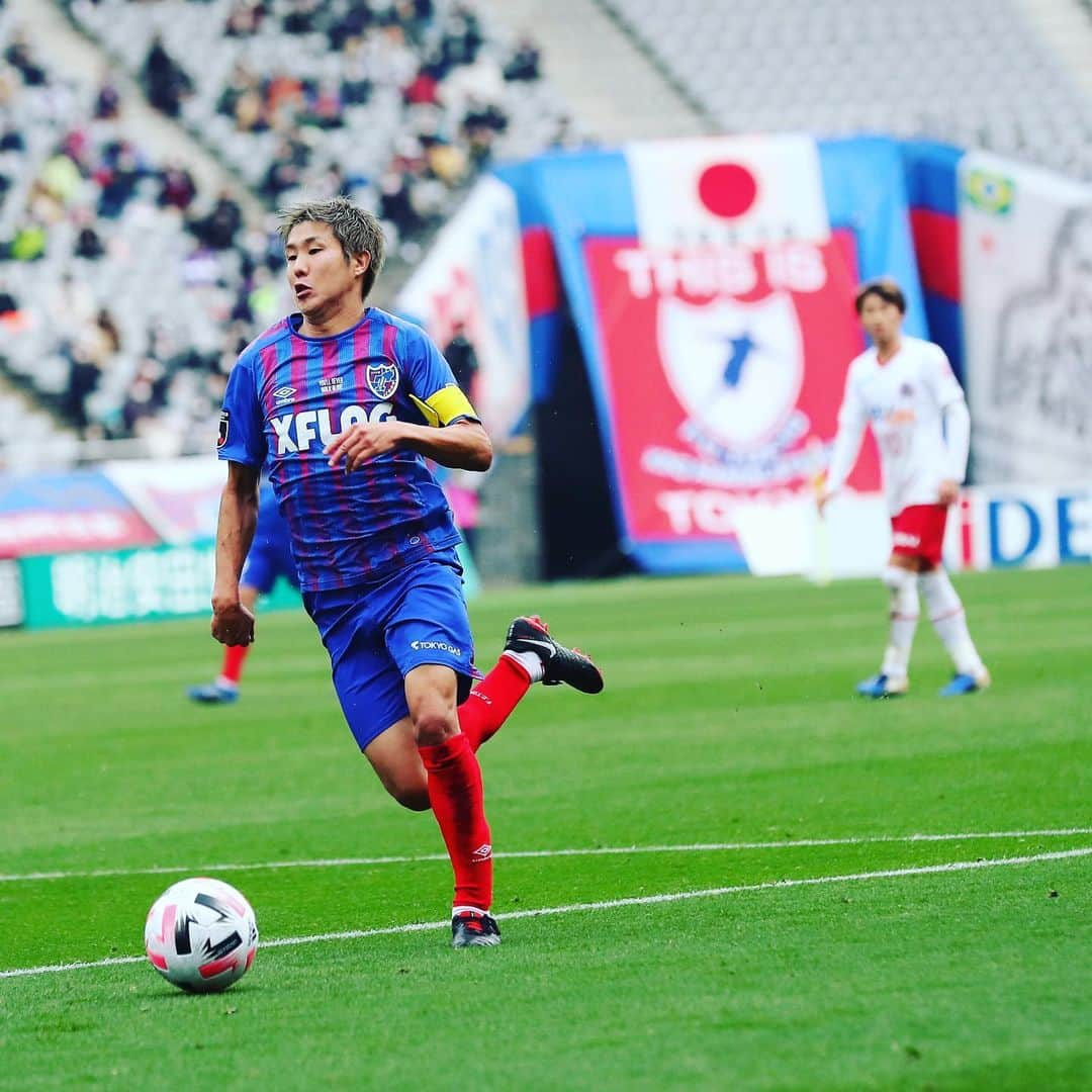 FC東京オフィシャルグッズさんのインスタグラム写真 - (FC東京オフィシャルグッズInstagram)「🔵🔴 vs #サンフレッチェ広島  熱いプレーでチームを引っ張った #東京のタマ 。 @hirotakamita  @fctokyoofficial  #三田啓貴 #FC東京 #fctokyo #tokyo」12月14日 21時52分 - fctokyoofficial