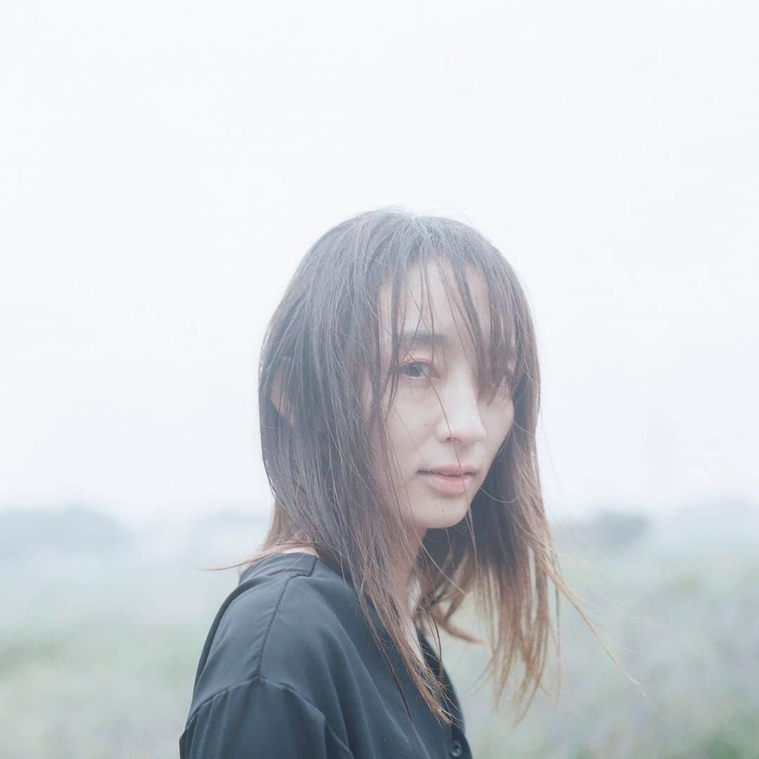 辻祐香のインスタグラム：「フィルムってなんか、その時の空気を閉じ込めるというか、その写真を見ただけで気持ちとか匂いとか急に当時に連れ戻されるからなんかタイムマシン感がある。」