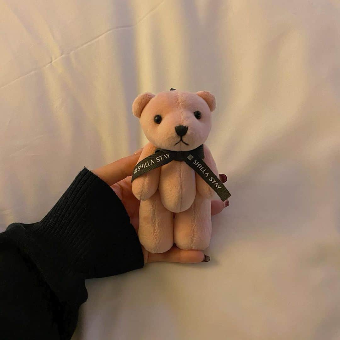 COCO さんのインスタグラム写真 - (COCO Instagram)「🧸 what should I do with you?」12月14日 22時09分 - rilaccoco