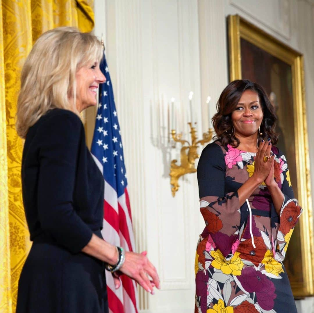 ミシェル・オバマさんのインスタグラム写真 - (ミシェル・オバマInstagram)「For eight years, I saw Dr. Jill Biden do what a lot of professional women do—successfully manage more than one responsibility at a time, from her teaching duties to her official obligations in the White House to her roles as a mother, wife, and friend. And right now, we’re all seeing what also happens to so many professional women, whether their titles are Dr., Ms., Mrs., or even First Lady: All too often, our accomplishments are met with skepticism, even derision. We’re doubted by those who choose the weakness of ridicule over the strength of respect. And yet somehow, their words can stick—after decades of work, we’re forced to prove ourselves all over again.   Is this really the example we want to set for the next generation?   Dr. Biden gives us a better example. And this is why I feel so strongly that we could not ask for a better First Lady. She will be a terrific role model not just for young girls but for all of us, wearing her accomplishments with grace, good humor, and yes, pride. I’m thrilled that the world will see what I have come to know—a brilliant woman who has distinguished herself in her profession and with the life she lives every day, always seeking to lift others up, rather than tearing them down.」12月14日 22時12分 - michelleobama