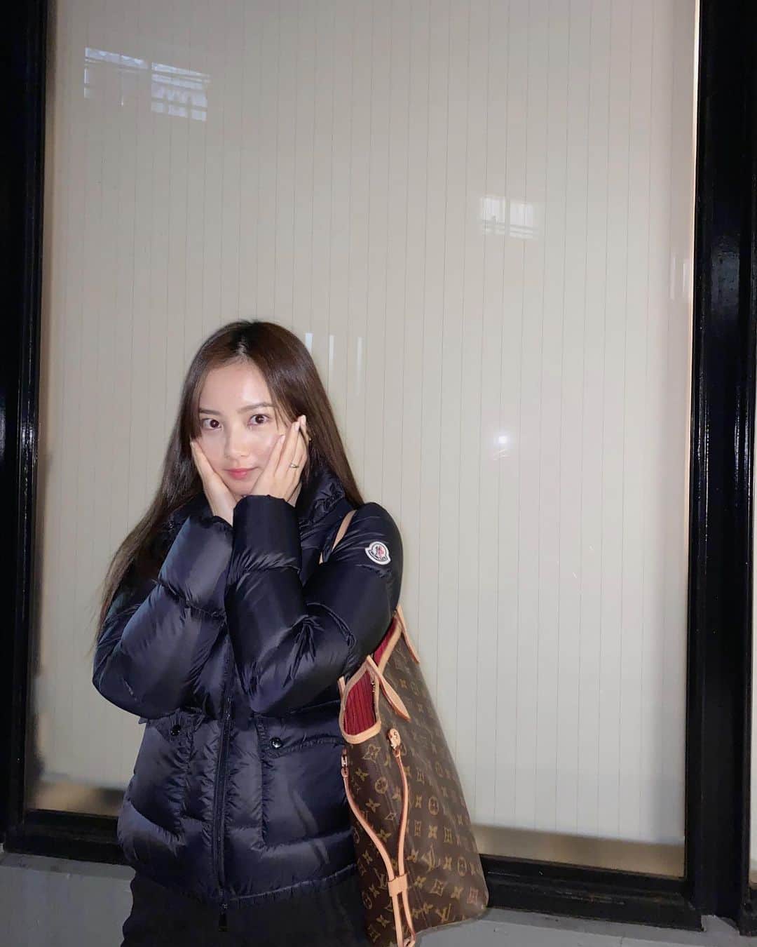 青山舞莉のインスタグラム：「眉毛整えてもらった🤍🥺 ぼさぼさ眉毛が久しぶりに整ったよ @une_fleur_nanami thank you so much🤍 #ミーの毎日」