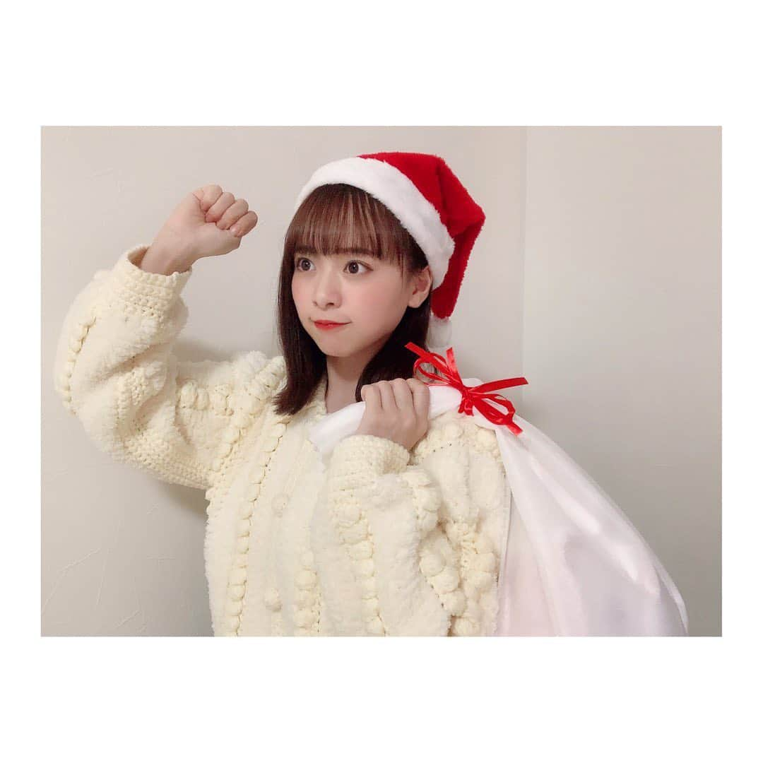 倉野尾成美さんのインスタグラム写真 - (倉野尾成美Instagram)「サンタ🎅トナカイ🦌ツリー🎄 1人で3役してみました…！ これはオフショットー！ クリスマス生写真の予約は明日のお昼まで〜！☺️ #メリークリスマス」12月14日 22時38分 - noochan_1108