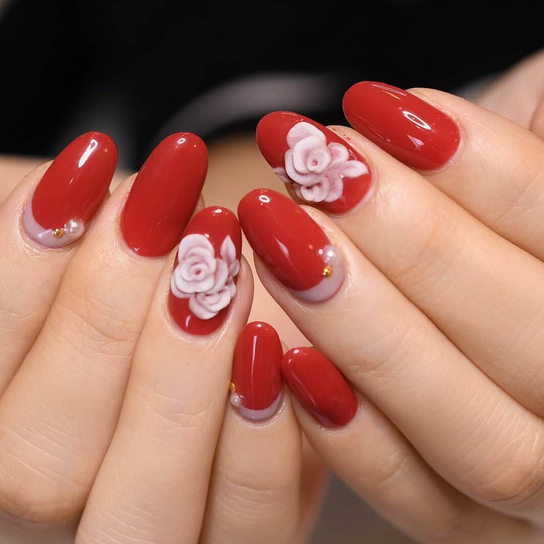 Yuka Maeda ::manicurelistのインスタグラム：「. . Salon data▼ ＝＝＝＝＝＝＝＝＝＝＝＝＝＝＝＝＝＝＝＝ . CADENAS -nail eyelash salon- ●Nail artist  @yuka.maeda  @yuki_cadenas ●eyelash　@cadenaseyelash  ゲストに愛と感動を…♡ . 【 LINE ＠cadenas 】 ご予約/お問い合わせはLINEよりお気軽に🤲 ▶︎▶︎#cadenasnail デザインアップしてます♡  price…★⭐︎Instagram特別キャンペーン中⭐︎★ . 「インスタ見たよ👀」と LINEからご予約で特別プライス7500円！！ . ※ご新規様限定 ※キャラクターや特殊なエレメント等のみ 別途料金いただく場合ございます🙇🏻‍♀️ . . price…初回8000円（オフ込み） access…大阪市北区堂山町16-1  中崎町駅  徒歩5分 /  梅田駅  徒歩6分 . tel… 06-4792-8617 ＝＝＝＝＝＝＝＝＝＝＝＝＝＝＝＝＝＝＝＝ . . .  #中崎町ネイルサロン #梅田ネイルサロン #大阪ネイルサロン #関西ネイルサロン #インスタネイル #instanails #instanail #トレンドネイル #ネイルサンプル #アートネイルデザイン  #ネイルブック #レッドネイル #ネイルチェンジ #今月のネイル #にゅーねいる #冬ネイル #エンボスネイル  #ネイル大好き #3dネイル #クリスマスネイル #女子力向上委員会 #女子力 #女子力ネイル #3dnails  #赤ネイル  #あかねいる  #ナノソル #ナノソルcc  #ナノソル販売店大阪」
