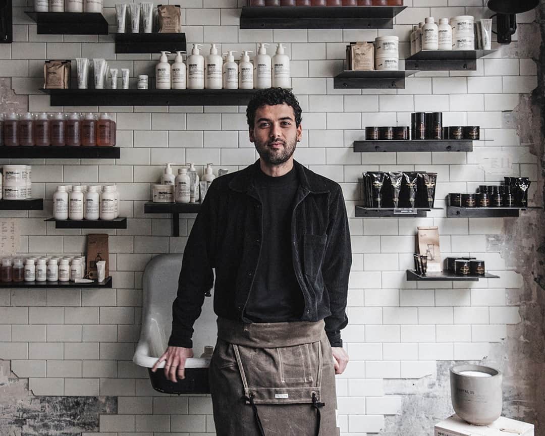 のインスタグラム：「Perfumer at work. #Danail #Paris #LeLaboSoul」