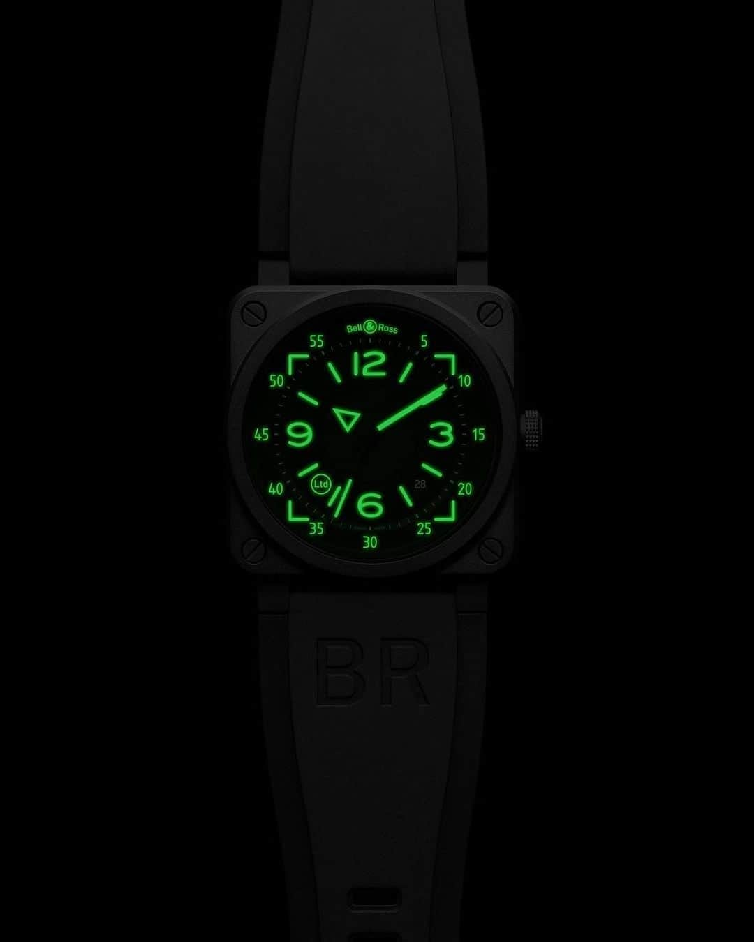 Daily Watchさんのインスタグラム写真 - (Daily WatchInstagram)「The new @BellRossWatches BR 03-92 HUD. High performance military instrument inspired by aeronautical essential navigation tools of aircraft cockpit. Specifically the avionics display of fighter jets ✈️ #BellRoss」12月14日 22時52分 - dailywatch