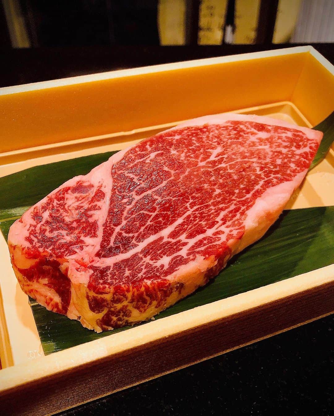 大西宏明さんのインスタグラム写真 - (大西宏明Instagram)「大阪はやっぱり年内いっぱい厳しそうですね………💦💦💦💦💦  ミナミまで出て来れない方々❗️ 大阪まで行けない方々❗️ 外食を控えてる方々❗️ 忘年会できない方々❗️ 家で美味しいお肉を食べたい方々❗️  是非とも年末年始　#笑ぎゅう　のお肉をご自宅で食べて下さい🥩🥩🥩🥩🥩  通信販売✨ 店舗での精肉販売✨ その他諸々❕やれる事やってます💪 何なりとおっしゃってください^ ^ 何卒宜しくお願い致します✨✨  #大阪 #焼肉 #大阪グルメ  #時短営業 #頑張ろう飲食店  #通販アプリbase  #全国発送 #美味しいお肉 #宜しくお願い致します #smile #ほなっ！！」12月14日 14時20分 - ohnishi_hiroaki_0428