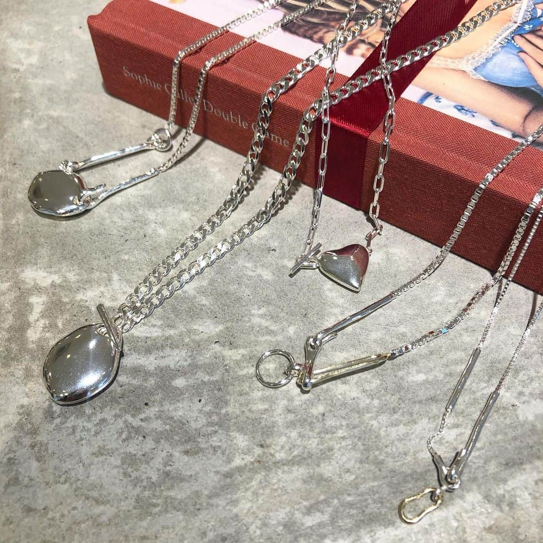 BEAMS WOMEN SHIBUYAさんのインスタグラム写真 - (BEAMS WOMEN SHIBUYAInstagram)「【New arrival item!!】﻿ ﻿ 通信販売も承っております🎀﻿ お電話にて、お気軽にお問い合わせ下さい。﻿ ☎︎03-3780-5501﻿ ﻿ －－－－－－－－－－－－－－﻿ ﻿ ・necklace【KNOBBLY STUDIO】﻿ (上から順に) 61-42-2767-814﻿ ¥33,000+tax﻿ ﻿ 61-42-2766-814﻿ ¥39,000+tax﻿ ﻿ 61-42-2769-814﻿ ¥26,000+tax﻿ ﻿ 61-42-2768-814﻿ ¥32,000+tax﻿ ﻿ 61-42-2765-814﻿ ¥25,000+tax﻿ ﻿ #knobblystudio#beams_women_shibuya#raybeams#beamsboy#tokyo#ビームス#レイビームス#ビームスボーイ」12月14日 14時26分 - beams_women_shibuya