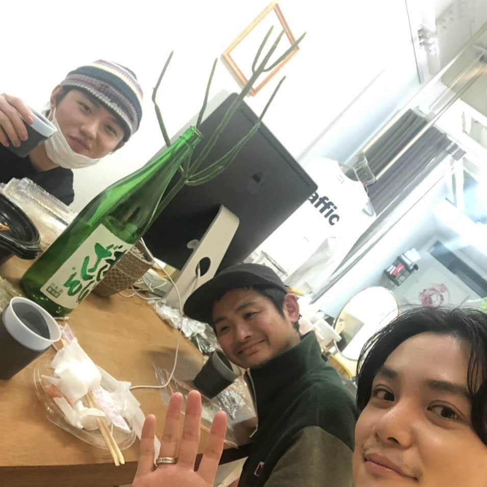 矢野聖人さんのインスタグラム写真 - (矢野聖人Instagram)「先日髪の毛切り納めして来ましたー！ 今年も阿部さん、トラフィックの皆さんには大変お世話になりました^_^ 来年も宜しくお願い致します！  #traffic #切り納め #ヘアーカット #美容室 #ヘアーサロン #阿部さん #あゆみさん #ごだ #ありがとうございました #yanomasato #矢野聖人」12月14日 15時07分 - masato_yano