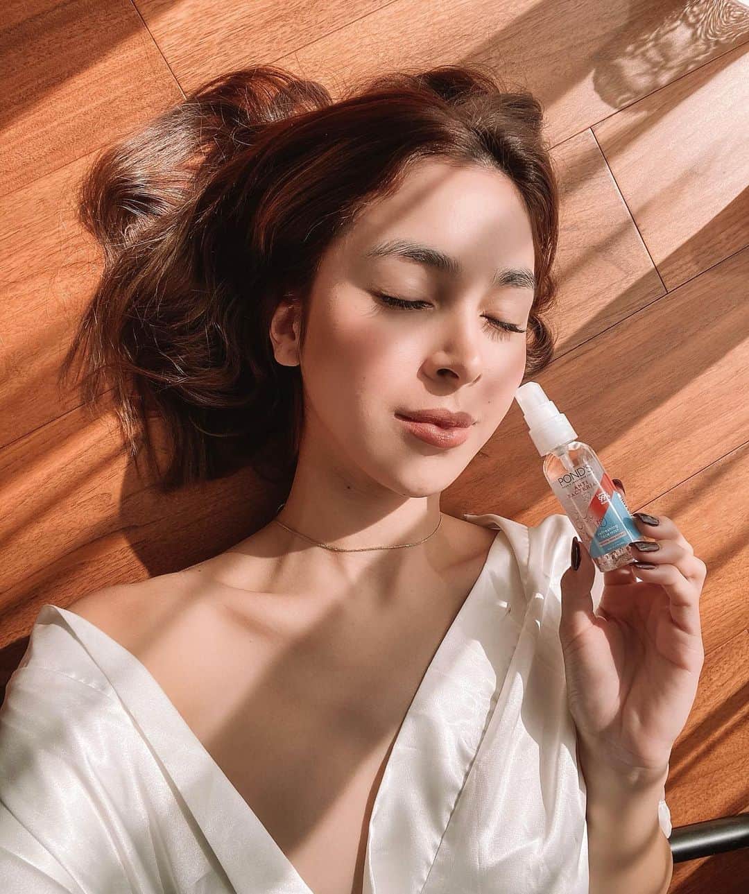 のインスタグラム：「My new favorite on-the-go essential! @pondsph’s new Anti Bacterial Face Mist— for added protection from maskne. Spray before wearing a mask!」