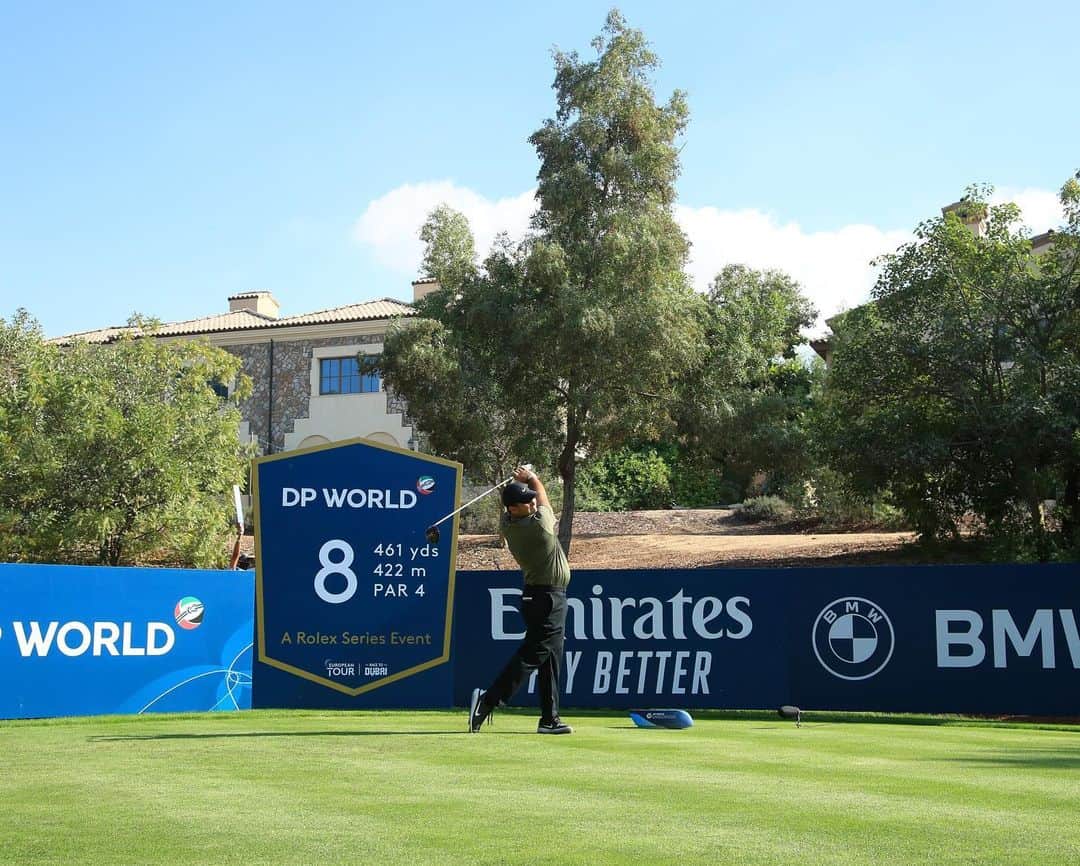 エミレーツ航空さんのインスタグラム写真 - (エミレーツ航空Instagram)「Congratulations to @Westwood_Lee & @MattFitz94 on flying high to win the @EuropeanTour Race to Dubai and @DPWTC respectively, after a fantastic week of golf. Emirates is proud to support golf around the world.   #FlyEmiratesFlyBetter #EmiratesAirline #DPWTC」12月14日 15時16分 - emirates