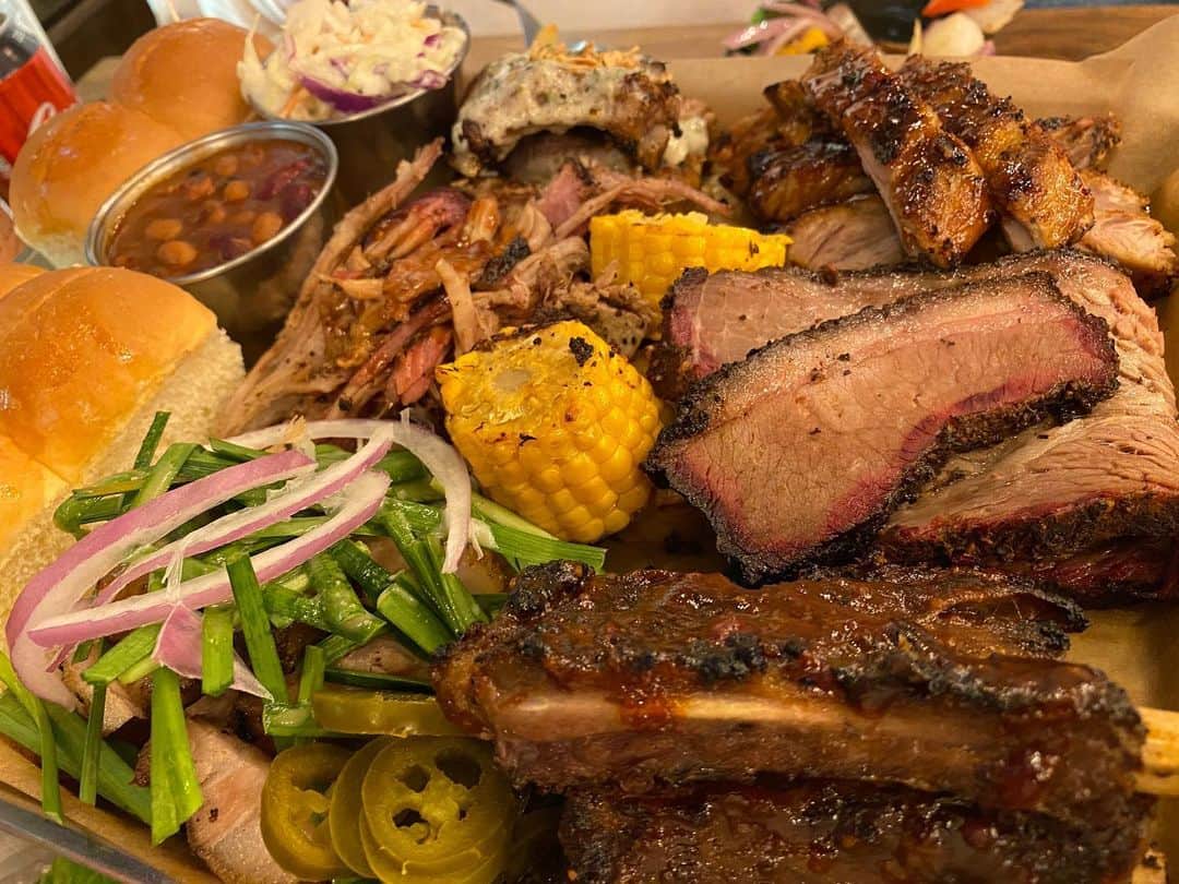 ジンソクのインスタグラム：「바베큐는 언제 먹어도 진리다 🍖」