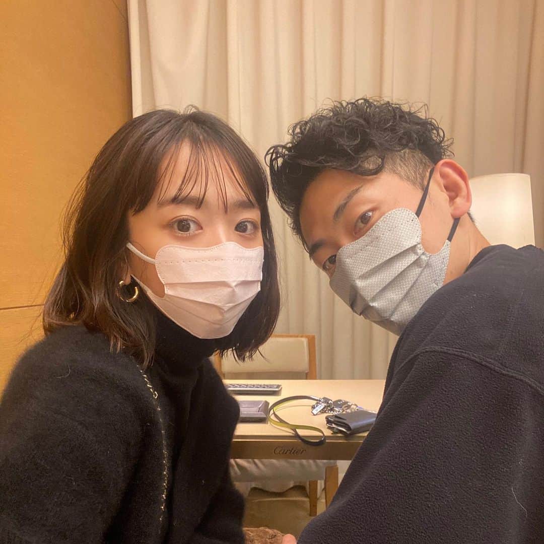近藤千尋のインスタグラム：「ちょっと前の 誕生日デートの時の写真📸❤️ お揃いのマスクは　@d.masque 🧏🏻‍♀️  今日はとあるCM撮影でした🙏 30歳最後の日に嬉しかったなぁ😍✨  お誕生日、大切な家族と過ごします👨‍👩‍👧‍👧❤️  #久々にYouTubeも更新されました #すっごい暇な時見てください 笑 #家族時間」
