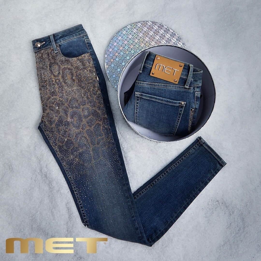 のインスタグラム：「Savage is elegance, also in denim. Available now.  #DenimQuality #DenimLovers #Denim #ILoveMet #DenimSelection」