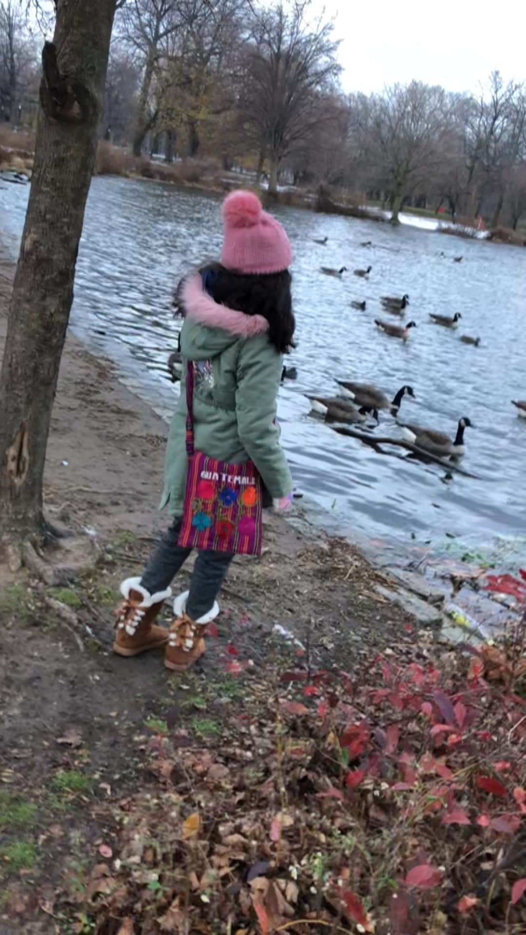 ジョンス のインスタグラム：「Baby girl is growing up to be such a beautiful, smart, respectful, little lady.  9 years ago today you changed my life and I owe you everything for it. Your just such a dope kid and I couldn’t ask for a better best friend. I love you baby girl to the moon and back.  HAPPY BIRTHDAY PRINCESS!!! . . . Everybody scream happy birthday to princess Sophia!  . . . #birthday#birthdaygirl#princess#reels#tik」