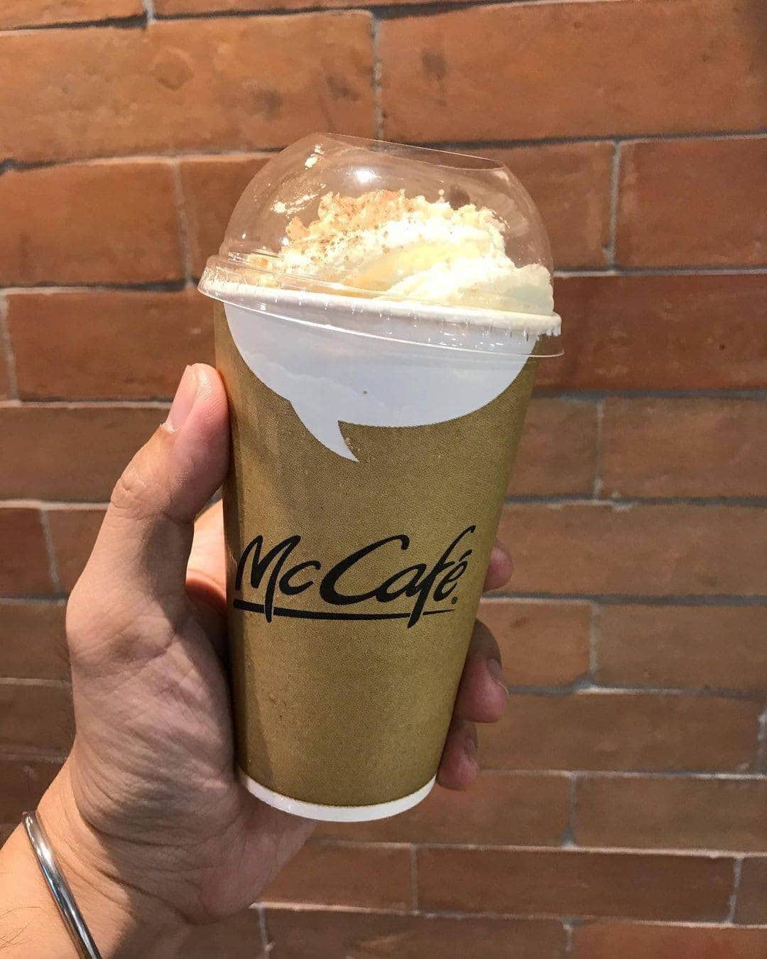 McDonald's Philippinesのインスタグラム：「Grab a McCafe Iced Latte for that quick sweet treat! Tag a friend who you think would love this idea, too!   Photo by @reptillian_rocketeer from Instagram」